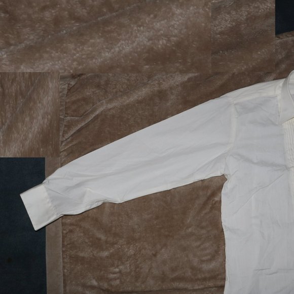 Classix Button Up Dress Shirt - Length 33 - Shoulders 19 - Arm Pits 23.5 - Picture 6 of 14